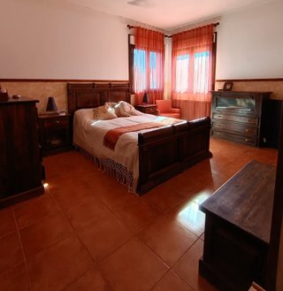 Dormitorio completo madera oscura