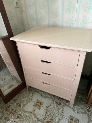 Cajonera beige y rosa