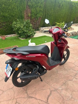 Honda Vision 110 - Rojo 2025