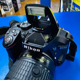 Cámara Nikon D5300 Negra + Bolso