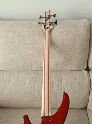 Bajo Yamaha TRBX304 Rojo + amplificador joyo BA30