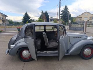Coche Simca 8