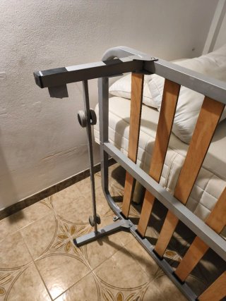 Somier con patas y colchón