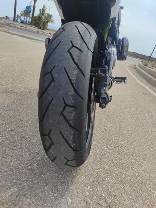 Kawasaki Z650 a2 Naked Blanca y Verde