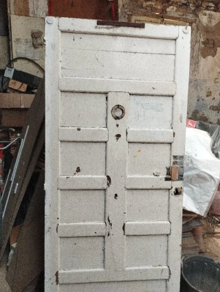 Puerta antigua para decoración