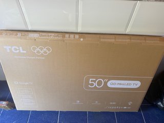 Caja TV TCL 50 QD-Mini LED
