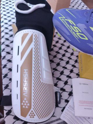 Botas y espinilleras fútbol NO Adidas Talla 44