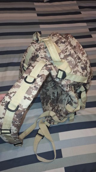 Mochila Táctica Camuflaje Pixelado Gran Capacidad