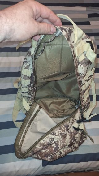 Mochila Táctica Camuflaje Pixelado Gran Capacidad