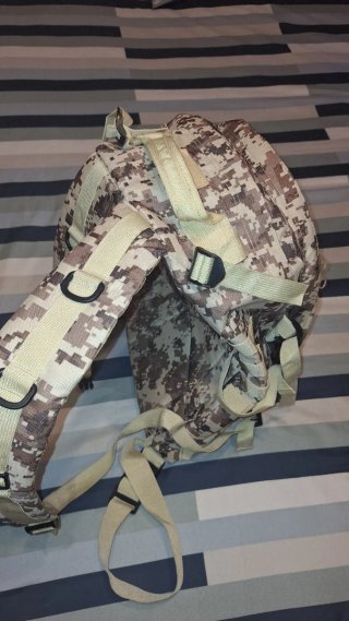 Mochila Táctica Camuflaje Pixelado Gran Capacidad