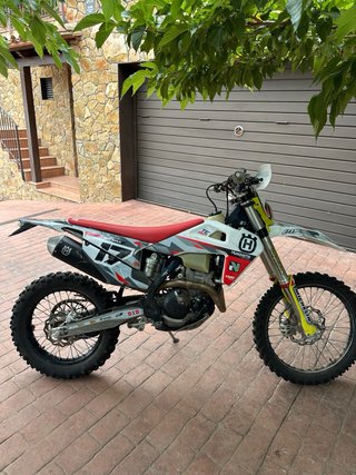 Husqvarna Enduro Moto