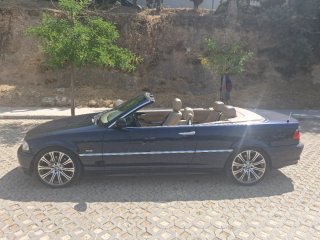 BMW 325 i se vende o cambia