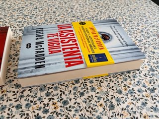 Libros la asistenta