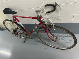 Bicicleta de carreras Vintage Roja, marca BH