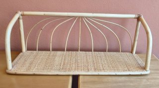 Estanterías de mimbre estilo abanico