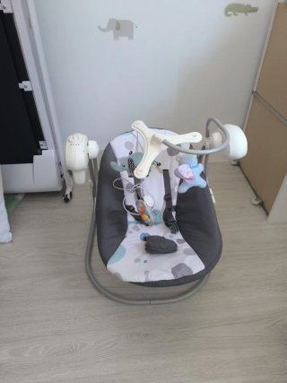 Hamaca bebé con música y movimiento Kinderkraft