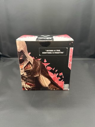 PureArts Ezio Leap of Faith 15cm statue Qlectors