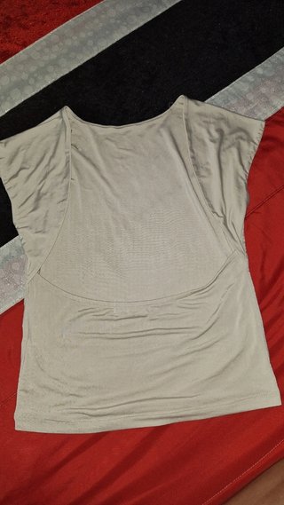 Top Stradivarius blanco espalda descubierta