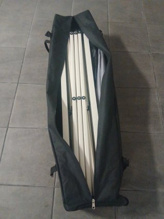 Carpa plegable blanca y gris