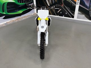 Husqvarna Moto Cross Azul y Blanca