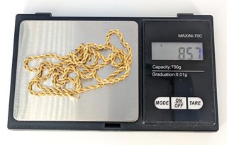 Cadena Salomónica de oro de 18k, 8.57 g, 60.5 cm.