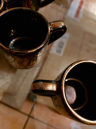 Tazas y platitos de café con oro 24k