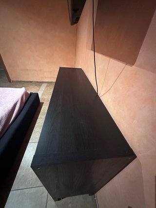 Mobile nero Ikea con cubi