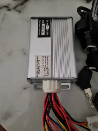 Controladora y acelerador con llave