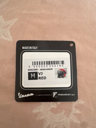 Casco Vespa Rojo con Visera y Bolsa