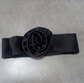 Vestido negro elegante para fiesta