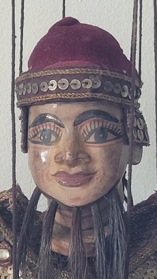 Marioneta birmana antigua