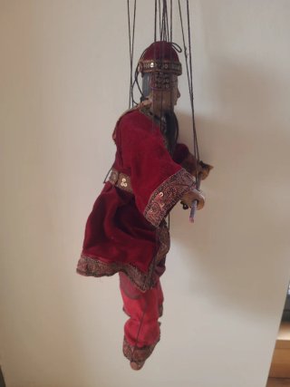 Marioneta birmana antigua