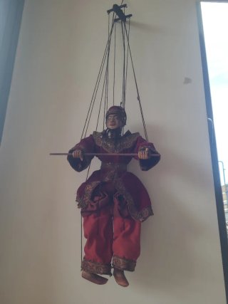 Marioneta birmana antigua