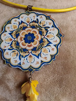Collar con colgante mandala
