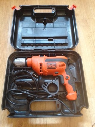 Taladro BLACK+DECKER con maletín