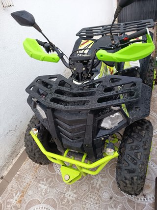 Quad 200 ATV Negro y Verde