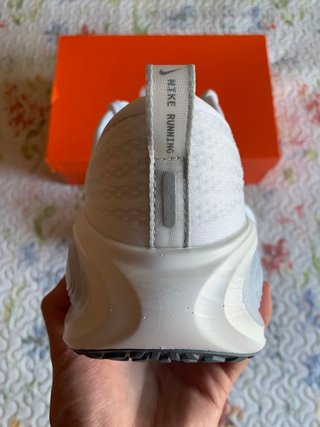 Nike Vomero Plus "White Hydrogen" (T. 42EU)