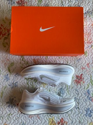 Nike Vomero Plus "White Hydrogen" (T. 42EU)