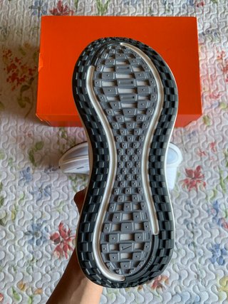 Nike Vomero Plus "White Hydrogen" (T. 42EU)