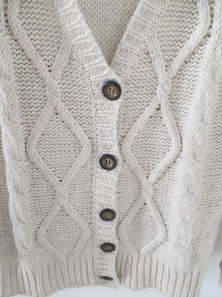 Cárdigan Bershka crema talla M