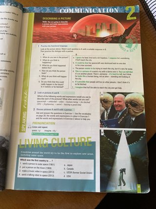 Living English 2 Bachillerato. Student's book