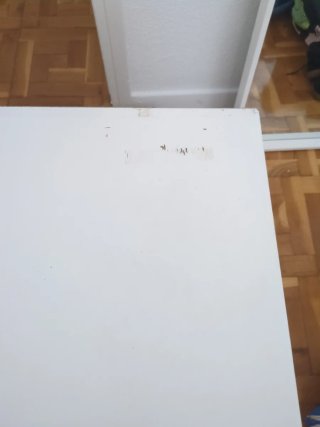 Cómoda blanca de madera
