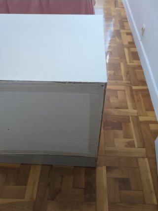 Cómoda blanca de madera
