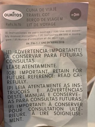 Cuna de viaje + colchón de regalo.