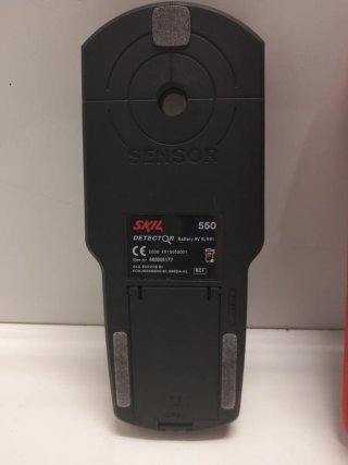 Detector SKIL cables y tuberías