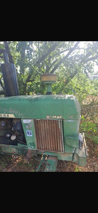 Tractor John Deere 3135