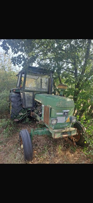 Tractor John Deere 3135