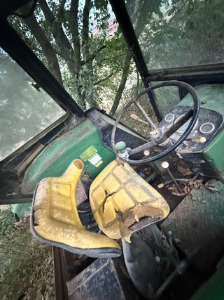 Tractor John Deere 3135
