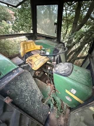 Tractor John Deere 3135