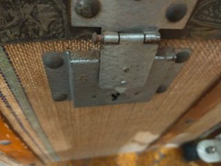 Baúl antiguo grande tela y madera